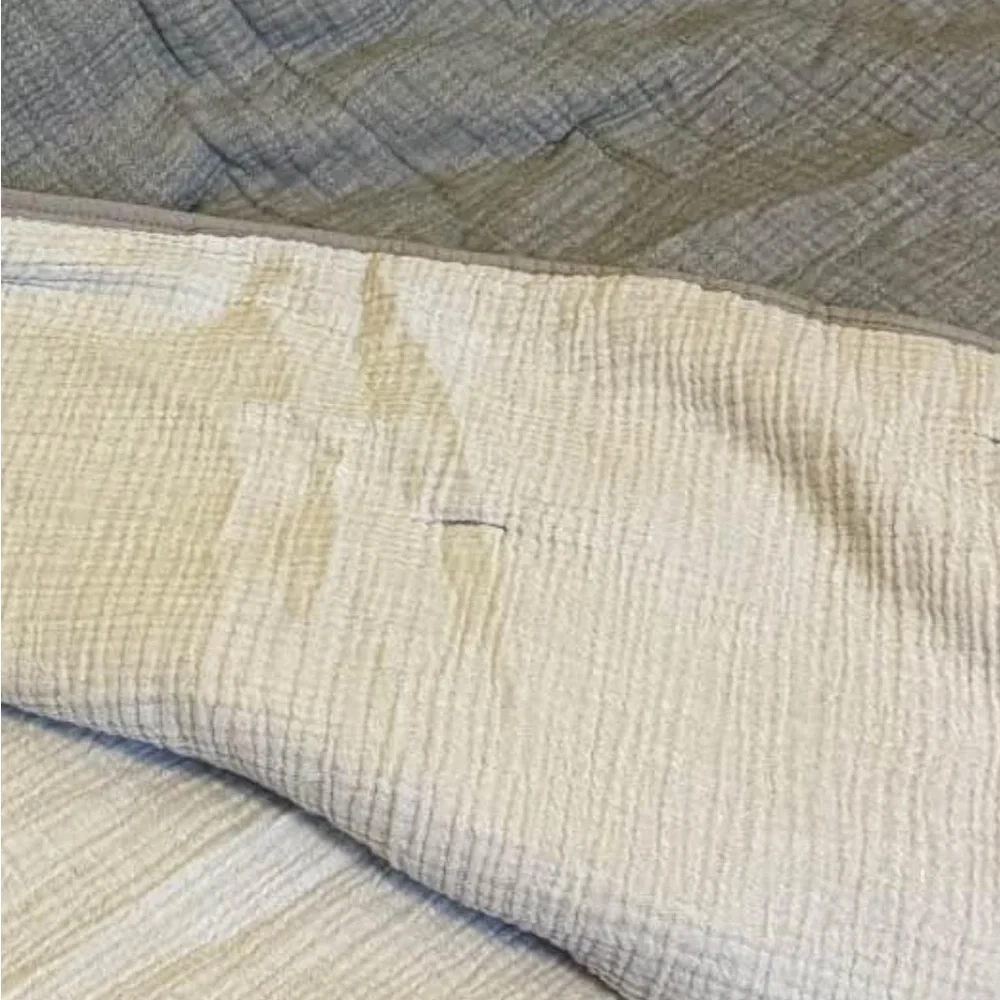 Parachute cream and grey quilted comforter